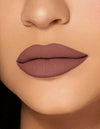 طقم أحمر شفاه سائل مطفي ولامع (ليب كيت) من Kylie Cosmetics - لون Dolce K