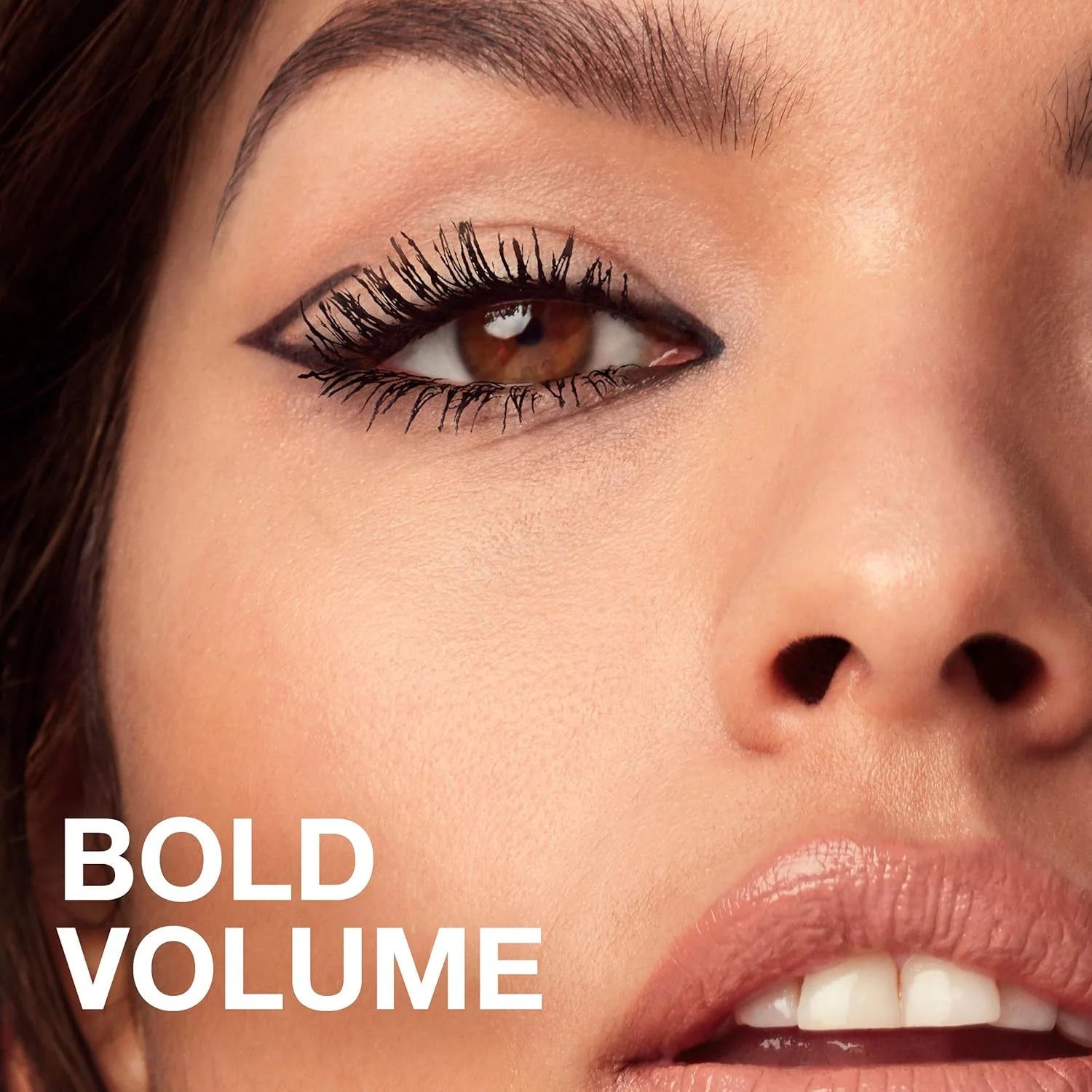 Glam black washable mascara for volumizing and defining lashes.