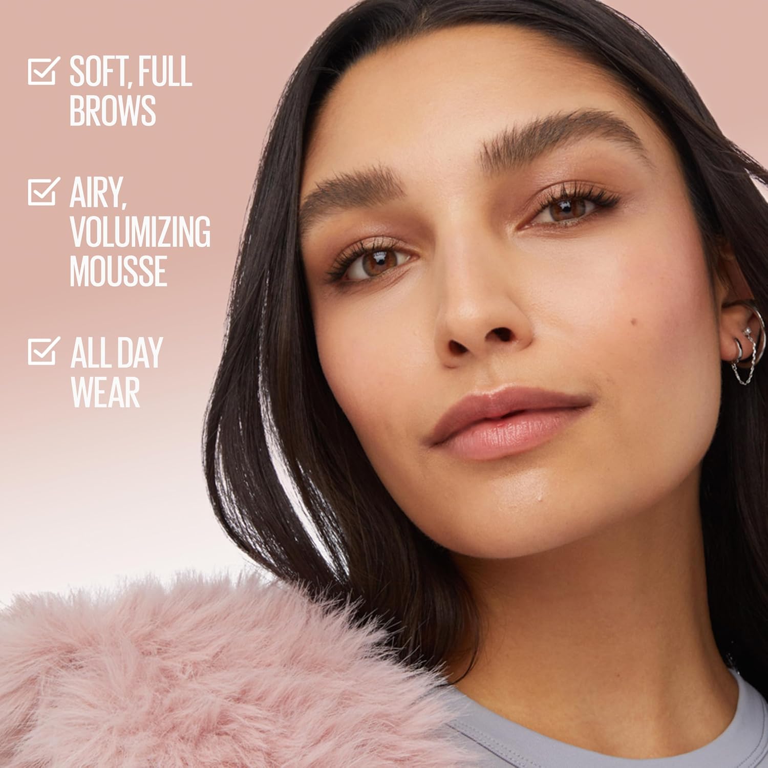 موس Brow مousse من Maybelline لون بني غامق، يضمن فراءً كثيفة ونضرة طوال اليوم.