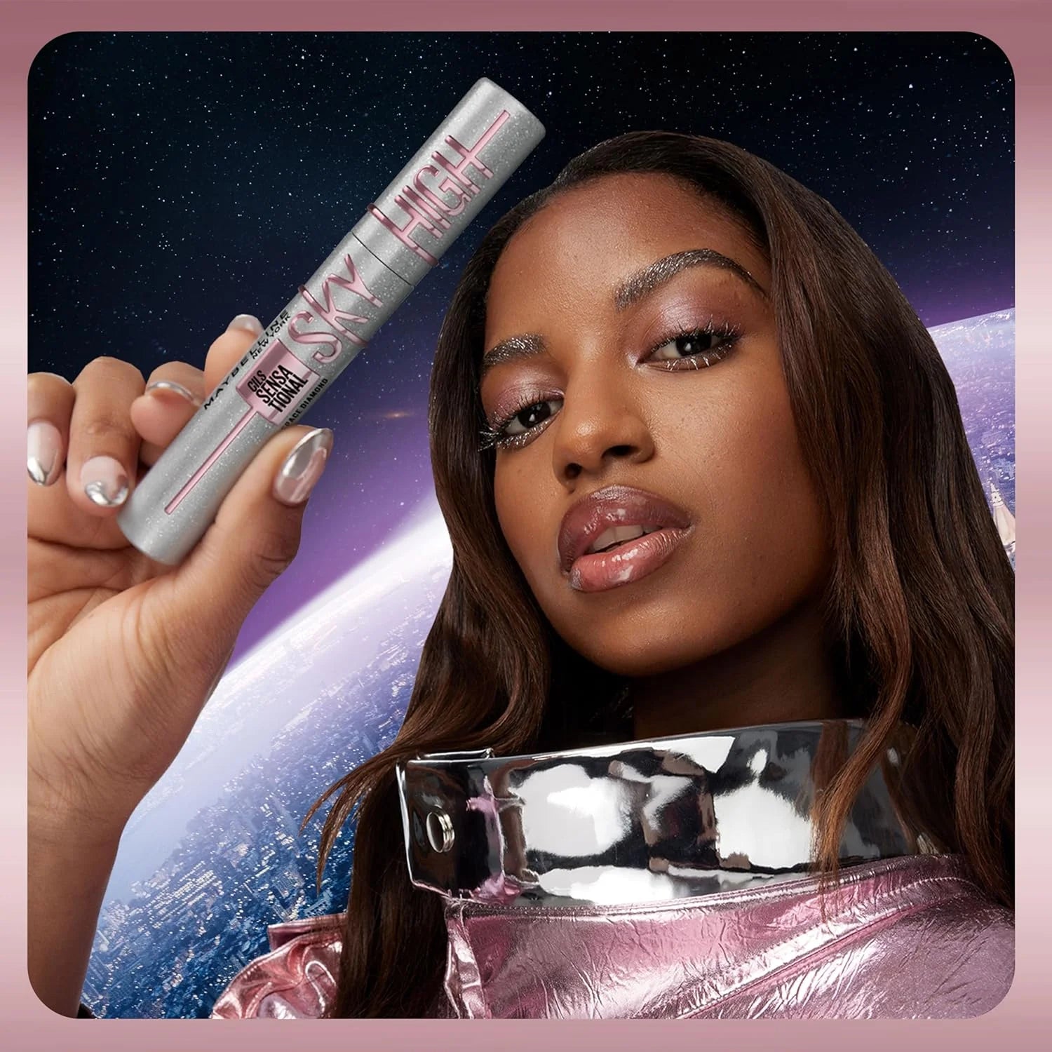 Glitter mascara with diamond effect for lashes and brows.