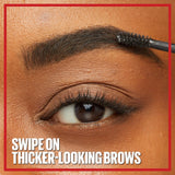 جل Eyebrow من Maybelline لون أسود، مقاوم للماء مع صبغة تستمر حتى 36 ساعة.